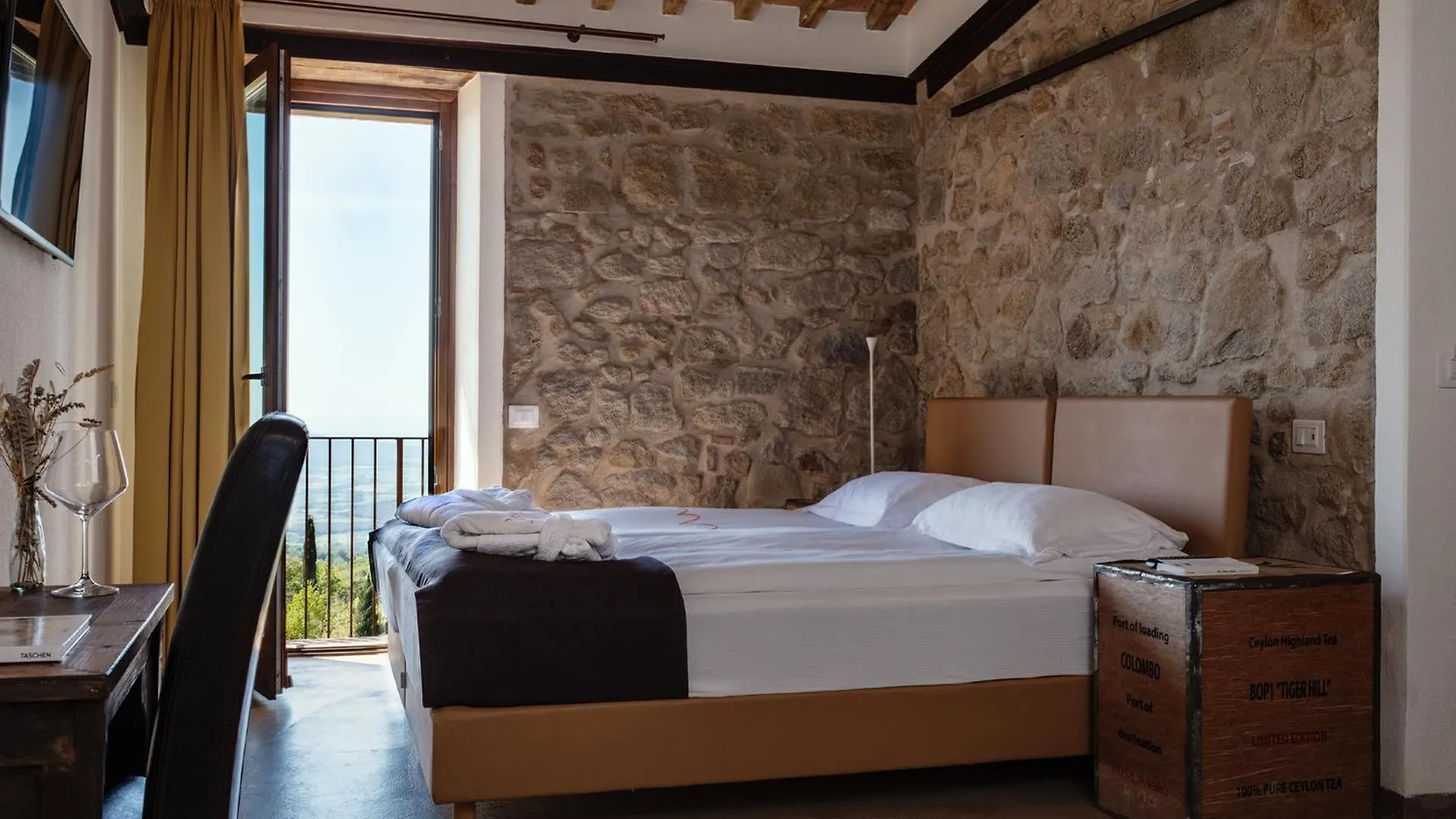 Bauernhof Valdonica Winery Fine Dine & Wine Hotel Sassofortino