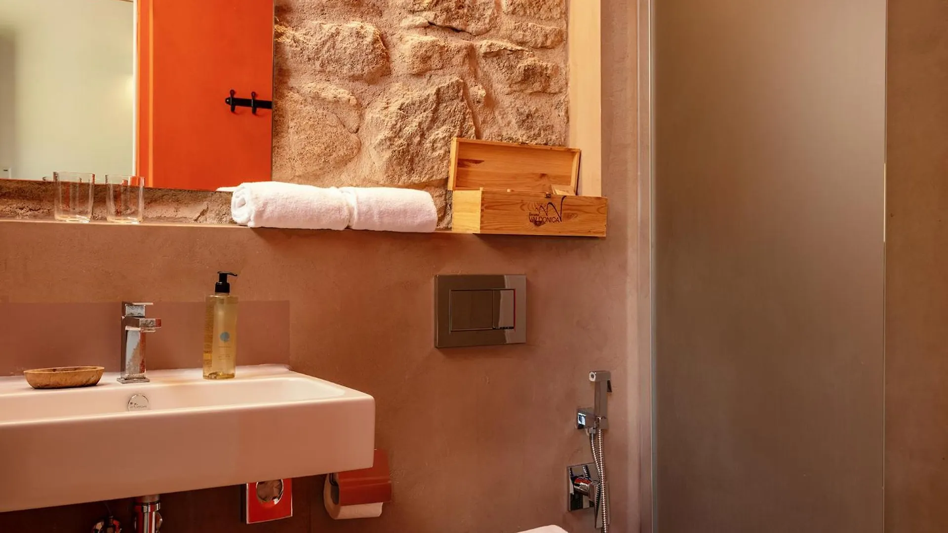 Valdonica Winery Fine Dine & Wine Hotel Sassofortino Farm stay