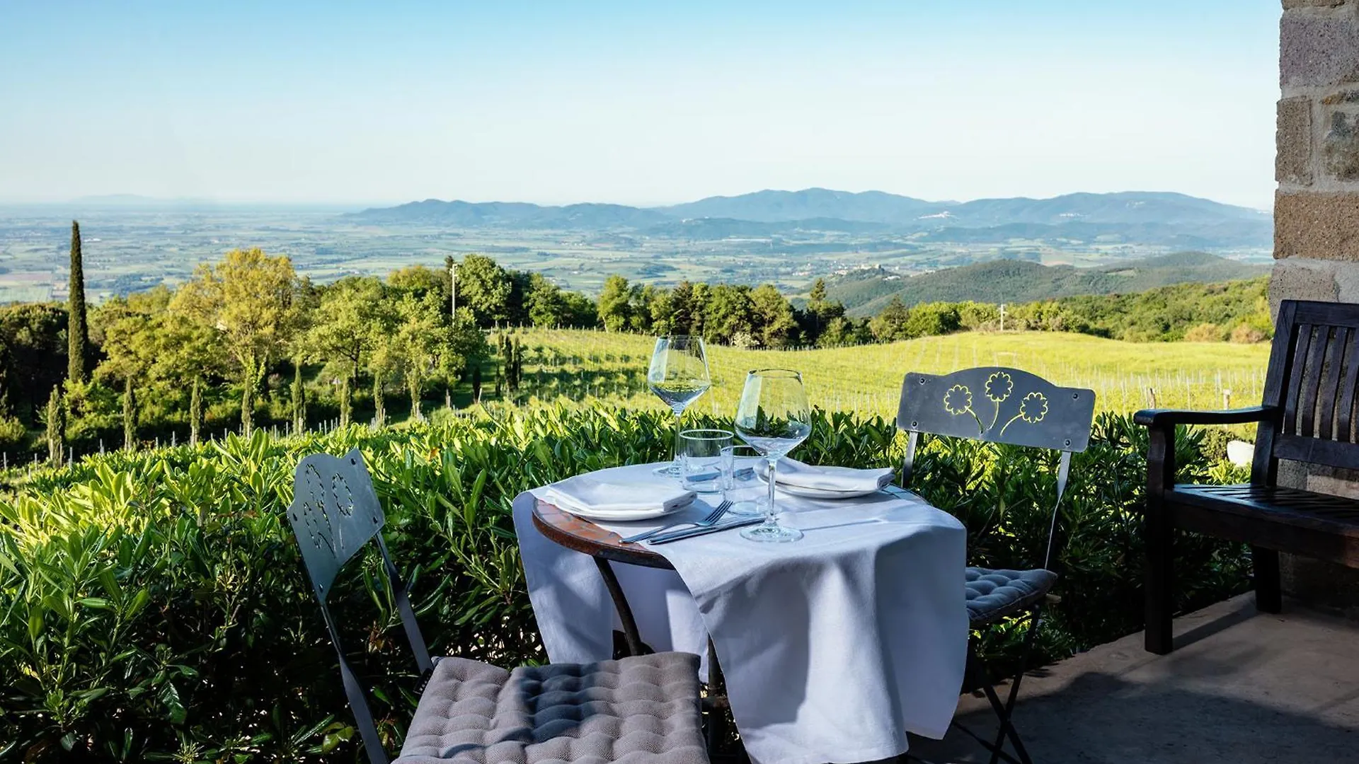 Farm stay Valdonica Winery Fine Dine & Wine Hotel Sassofortino