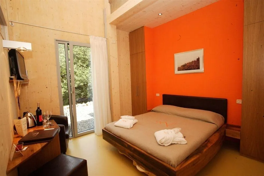 Farm stay Valdonica Winery Fine Dine & Wine Hotel Sassofortino